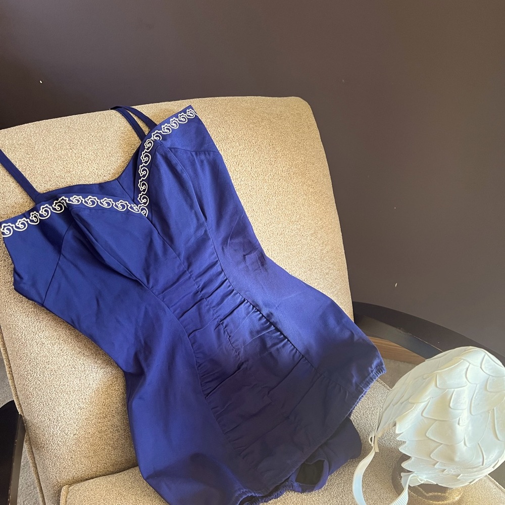 ✨Vintage 1950’s swimsuit w/ swim cap✨